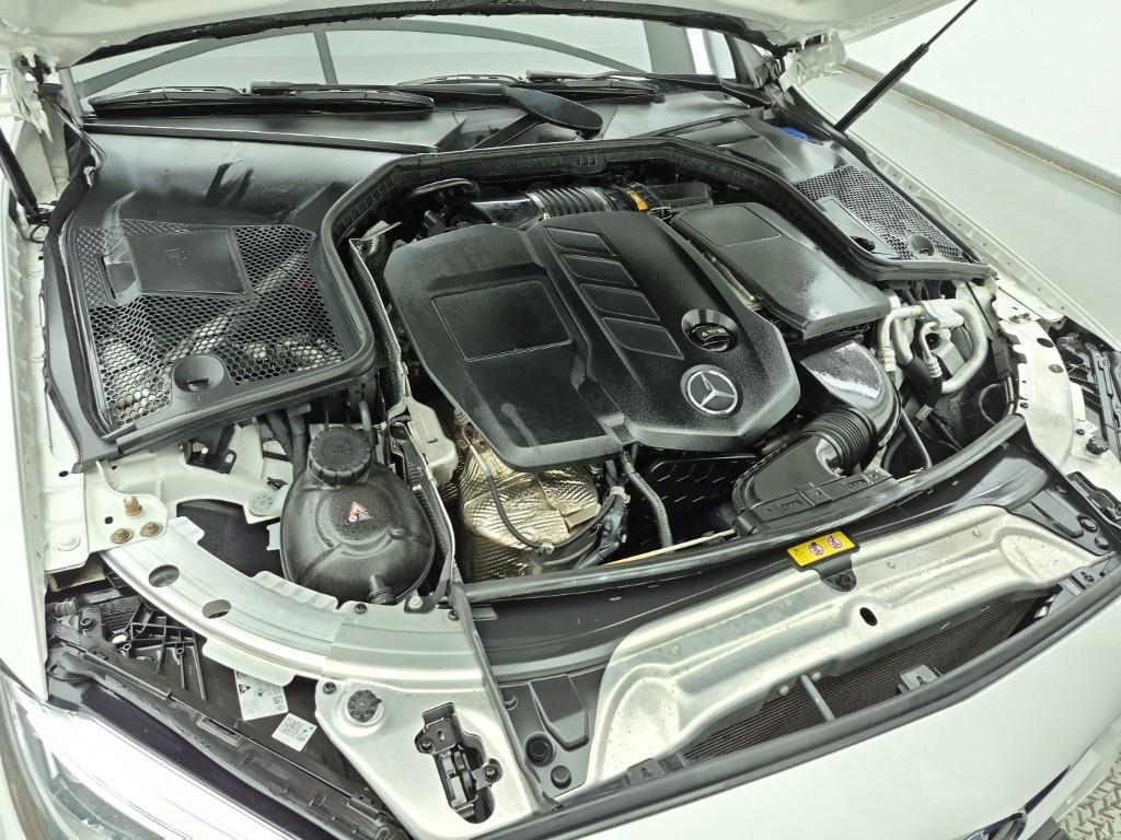 Mercedes Benz C Class - Vista 6