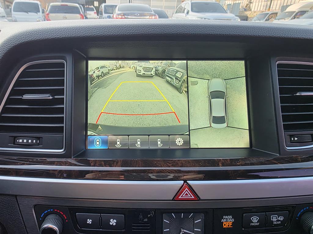 HYUNDAI Genesis - Vista 9