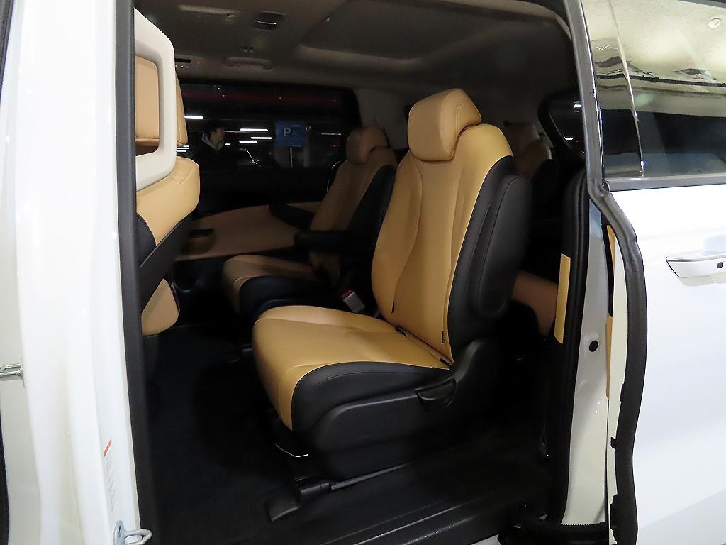 KIA Carnival - Vista 7