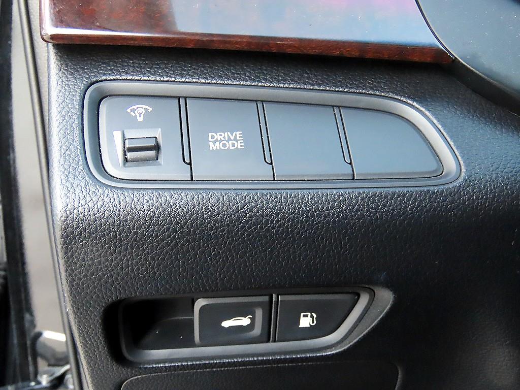 HYUNDAI Grandeur - Vista 12