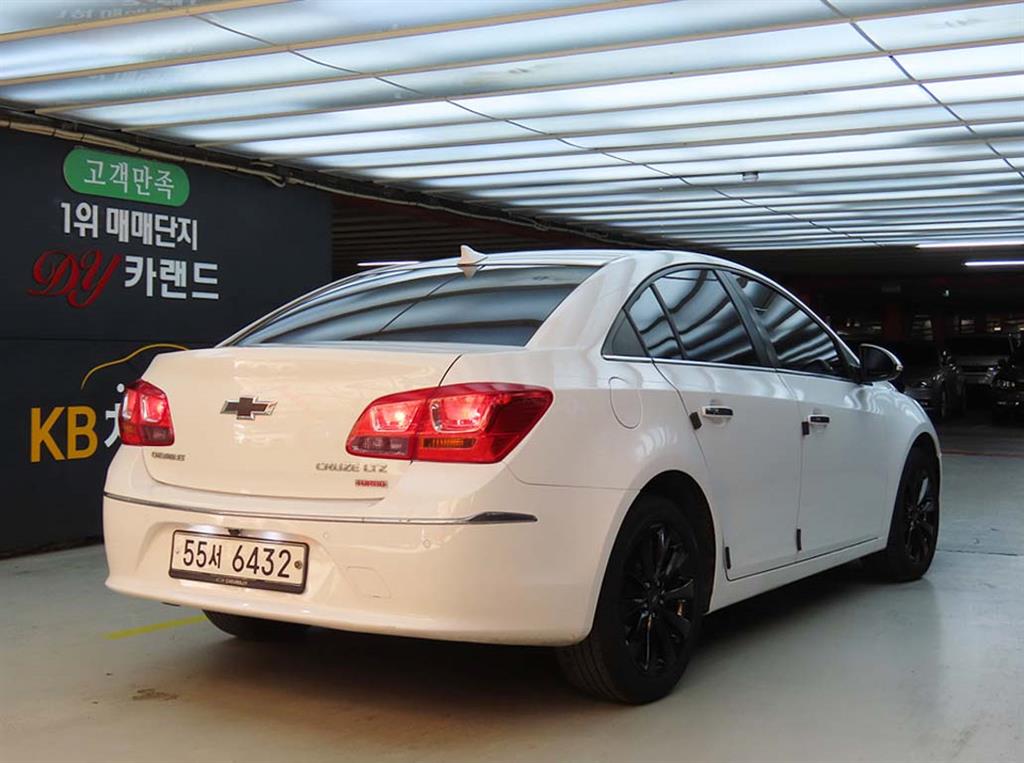 Chevrolet Cruise - Vista 4