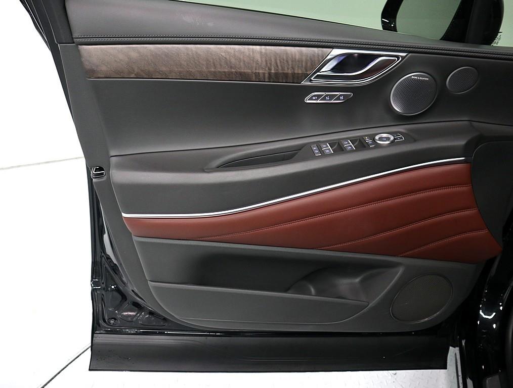 Genesis GV80 - Vista 8