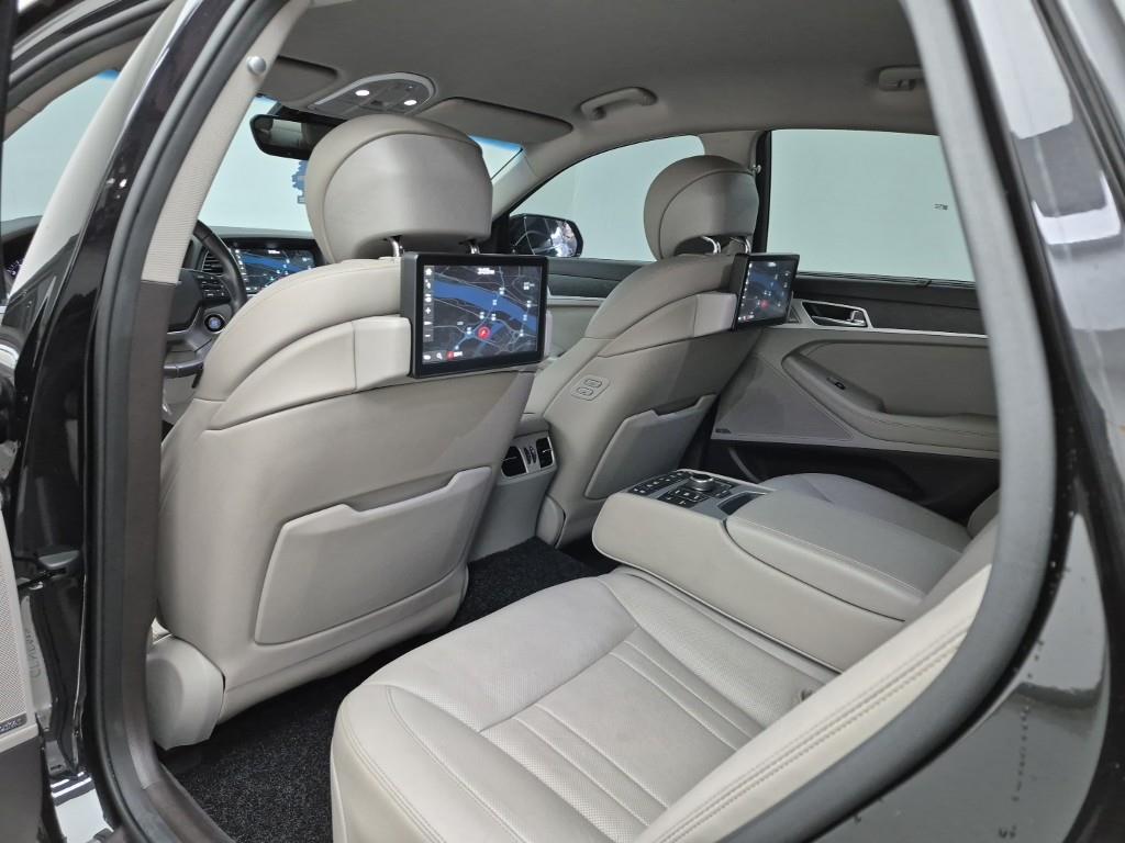 Genesis G80 - Vista 12