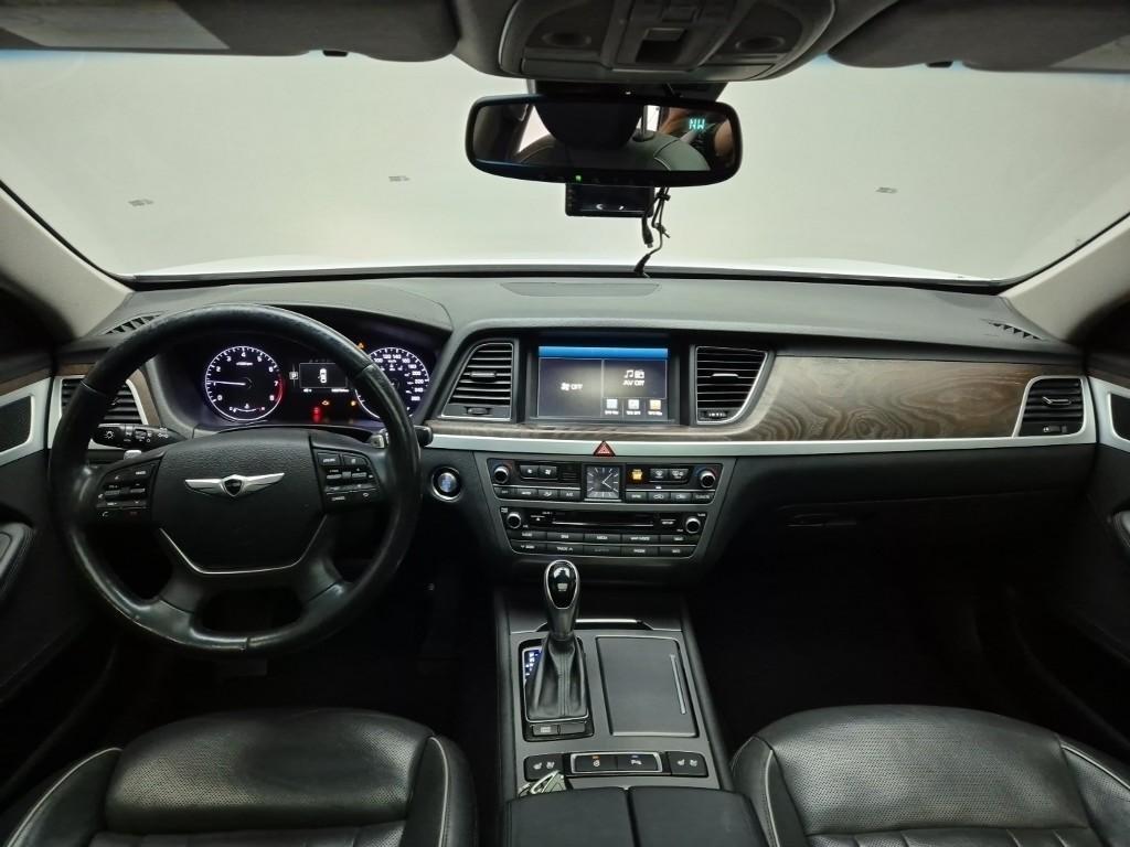 HYUNDAI Genesis - Vista 7