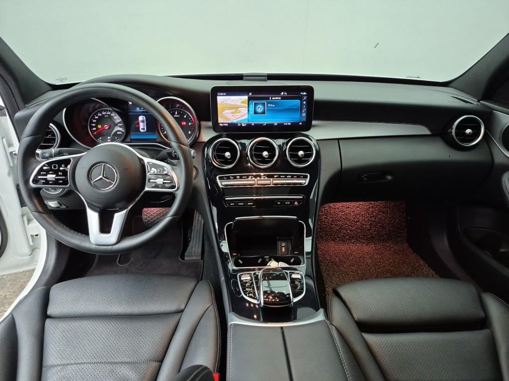 Mercedes Benz C Class - Vista 5