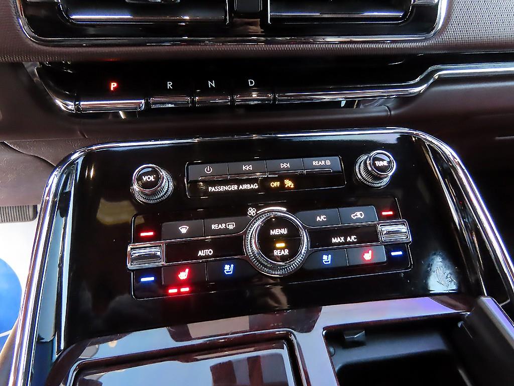 Lincoln Navigator - Vista 11