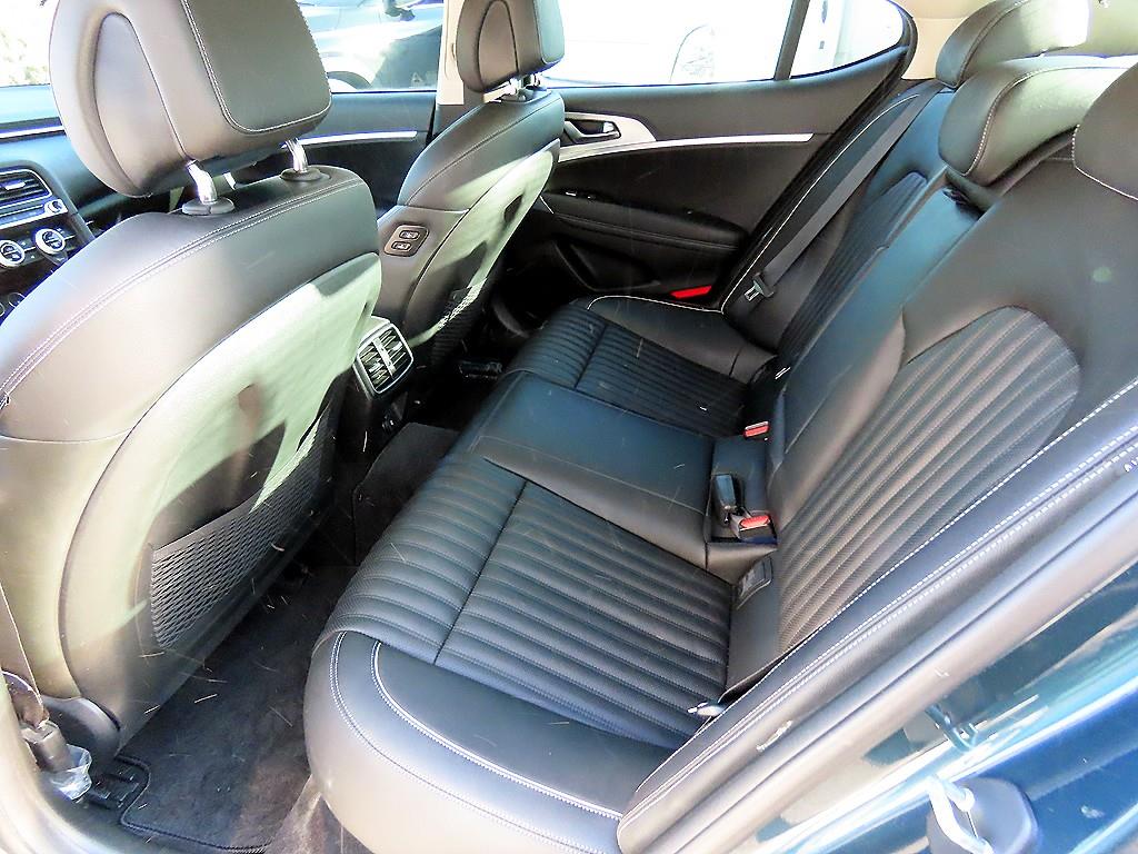 Genesis G70 - Vista 6