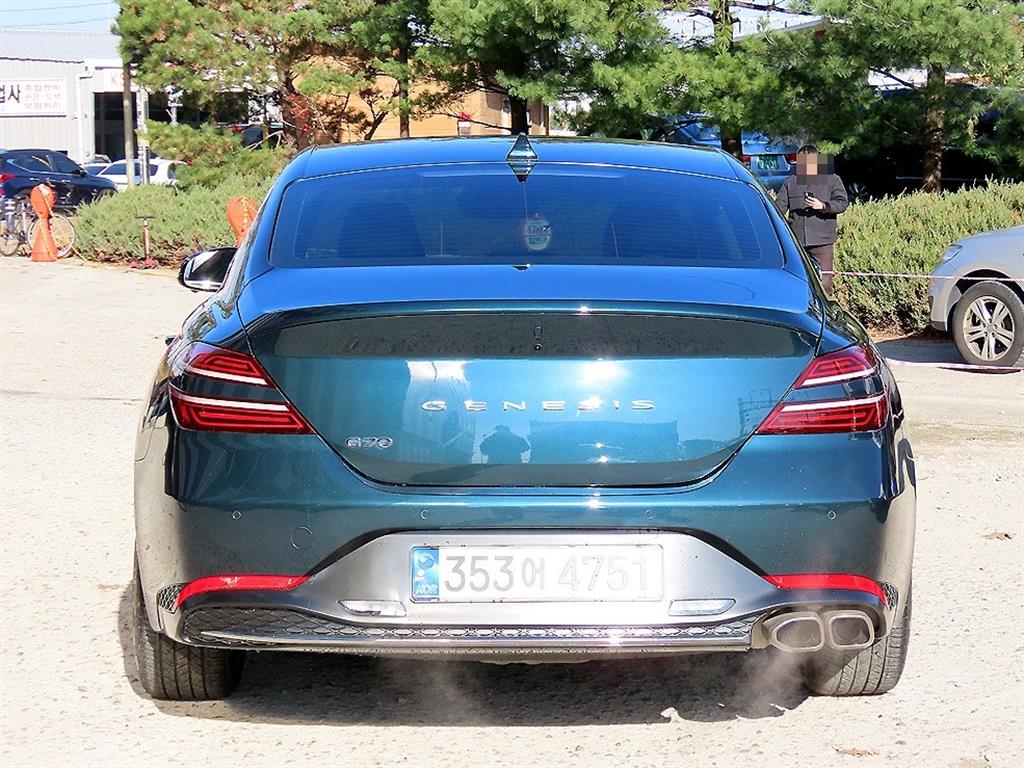 Genesis G70 - Vista 4