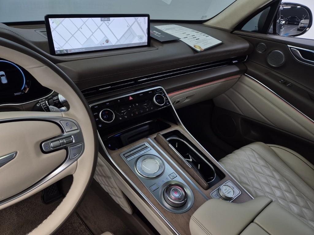 Genesis GV80 - Vista 10