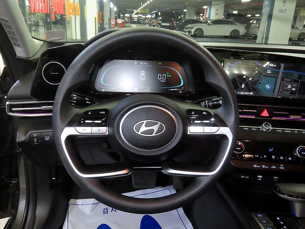 HYUNDAI Avante - Vista 8