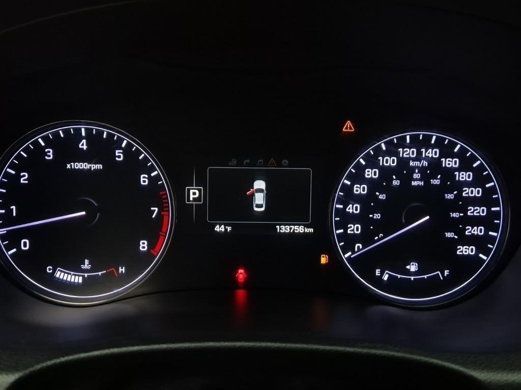 HYUNDAI Genesis - Vista 6