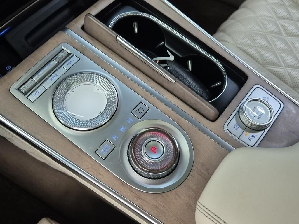 Genesis GV80 - Vista 8