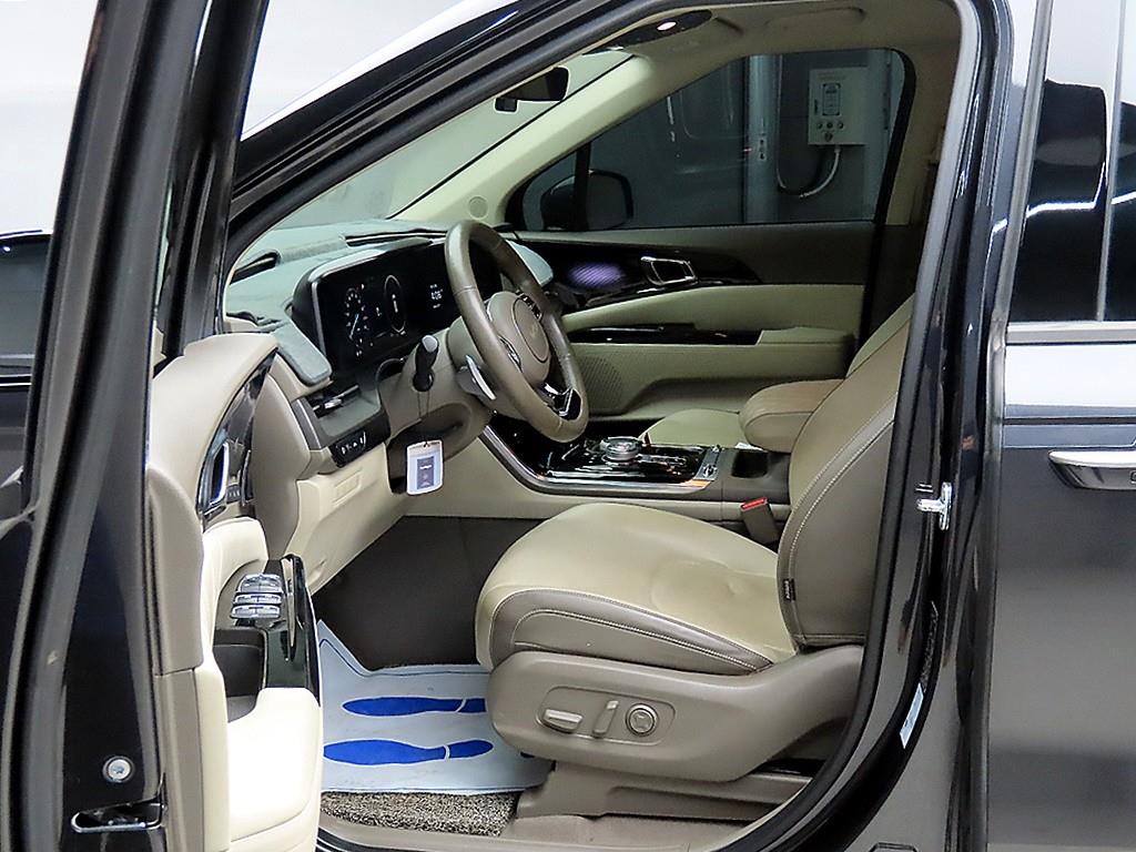 KIA Carnival - Vista 5