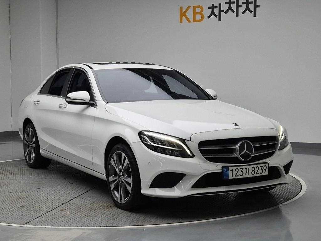 Mercedes Benz C Class - Vista 4