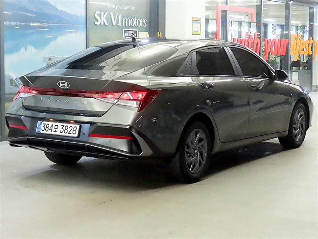 HYUNDAI Avante - Vista 4