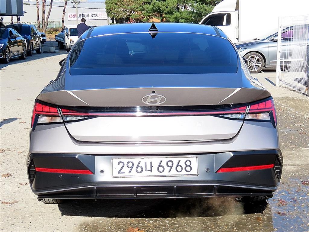 HYUNDAI Avante - Vista 4