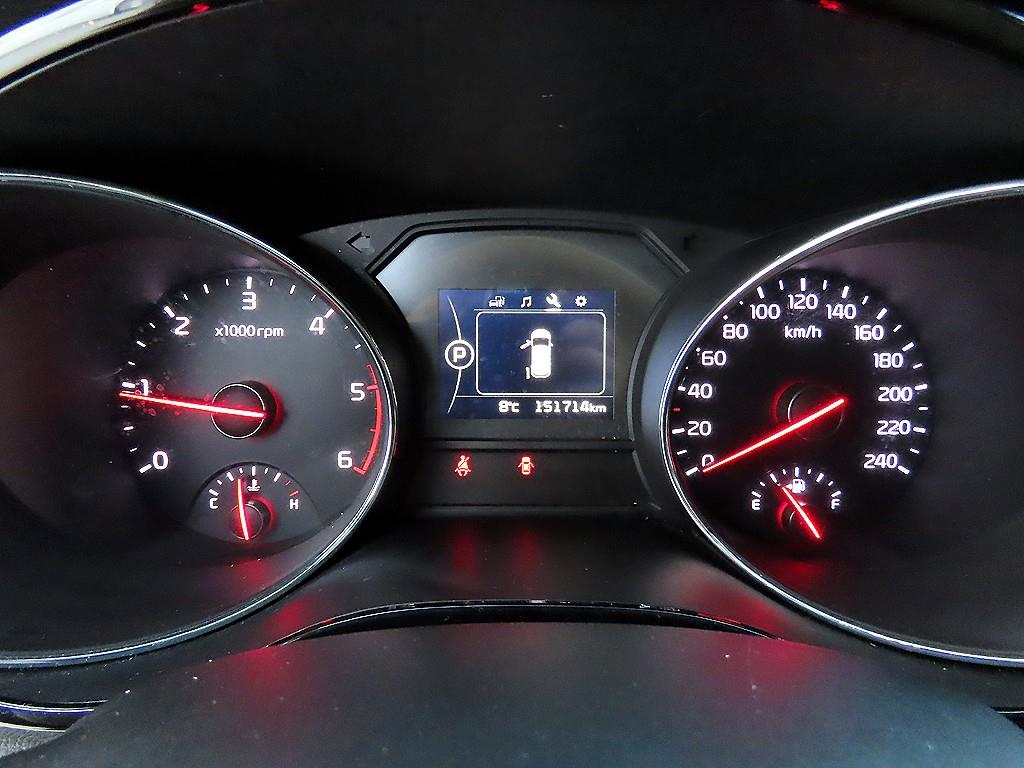 KIA Carnival - Vista 10