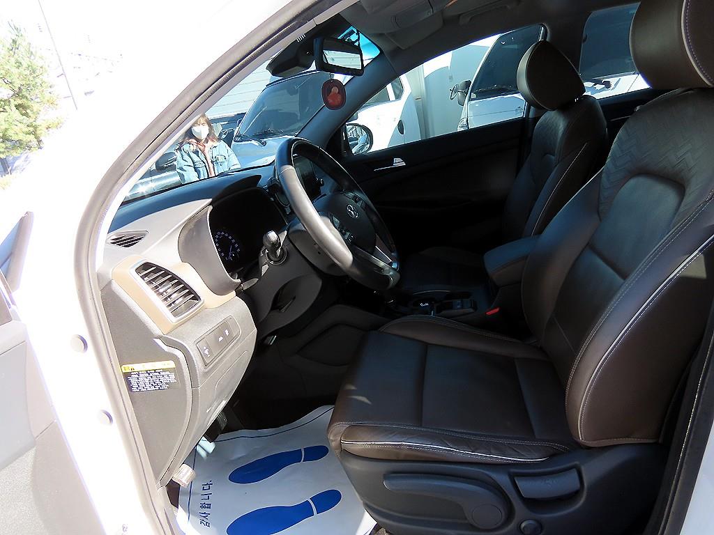 HYUNDAI Tucson - Vista 5