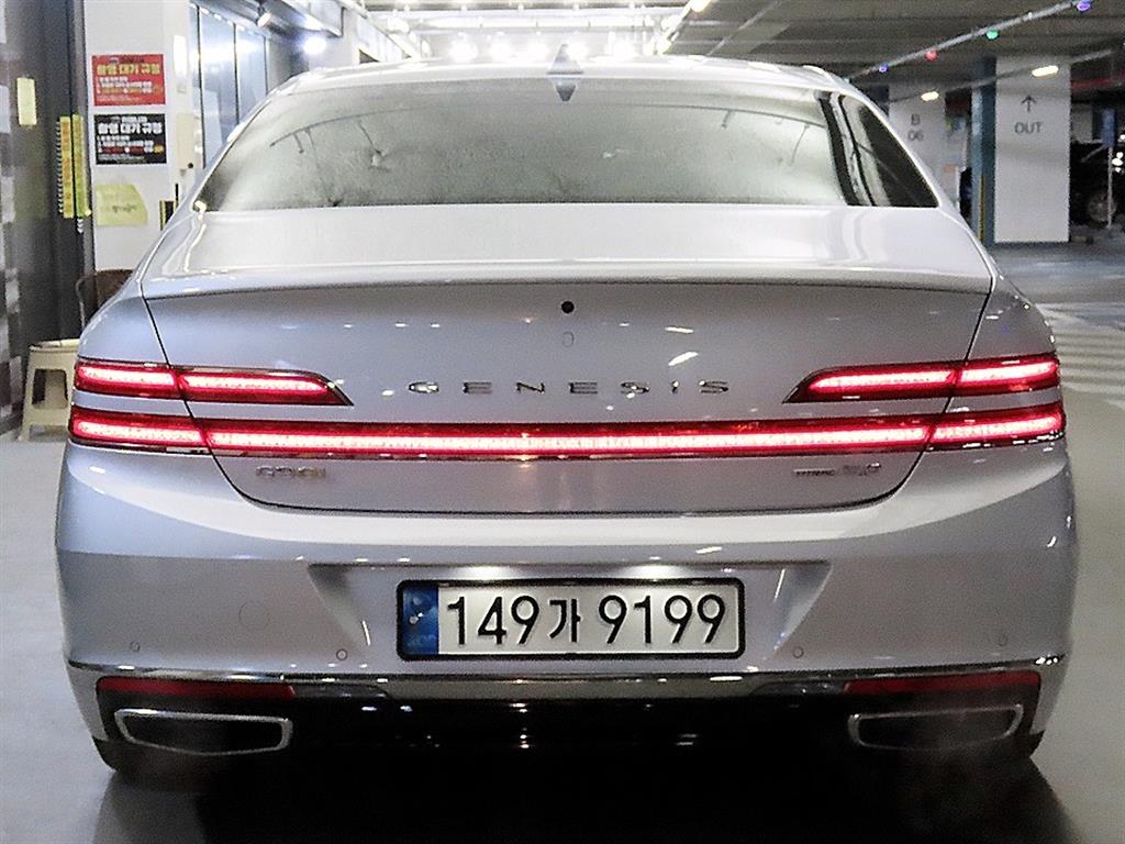 Genesis G90 - Vista 5