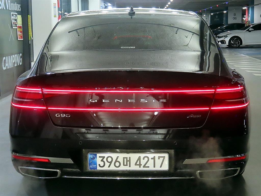 Genesis G90 - Vista 5