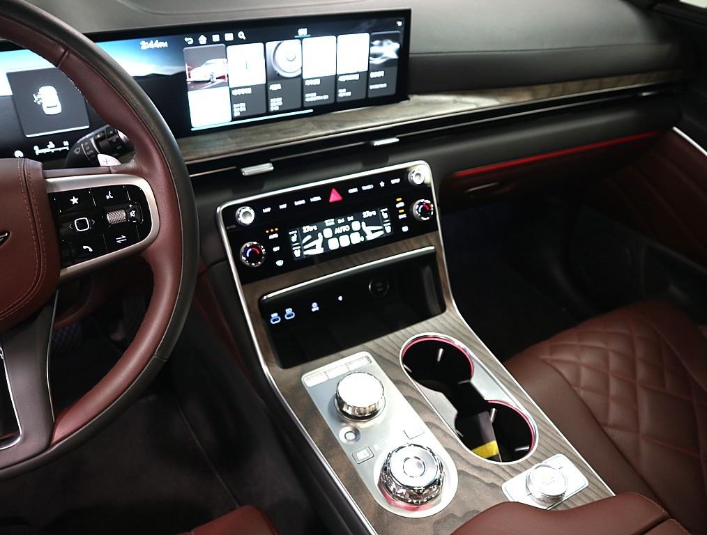 Genesis GV80 - Vista 11