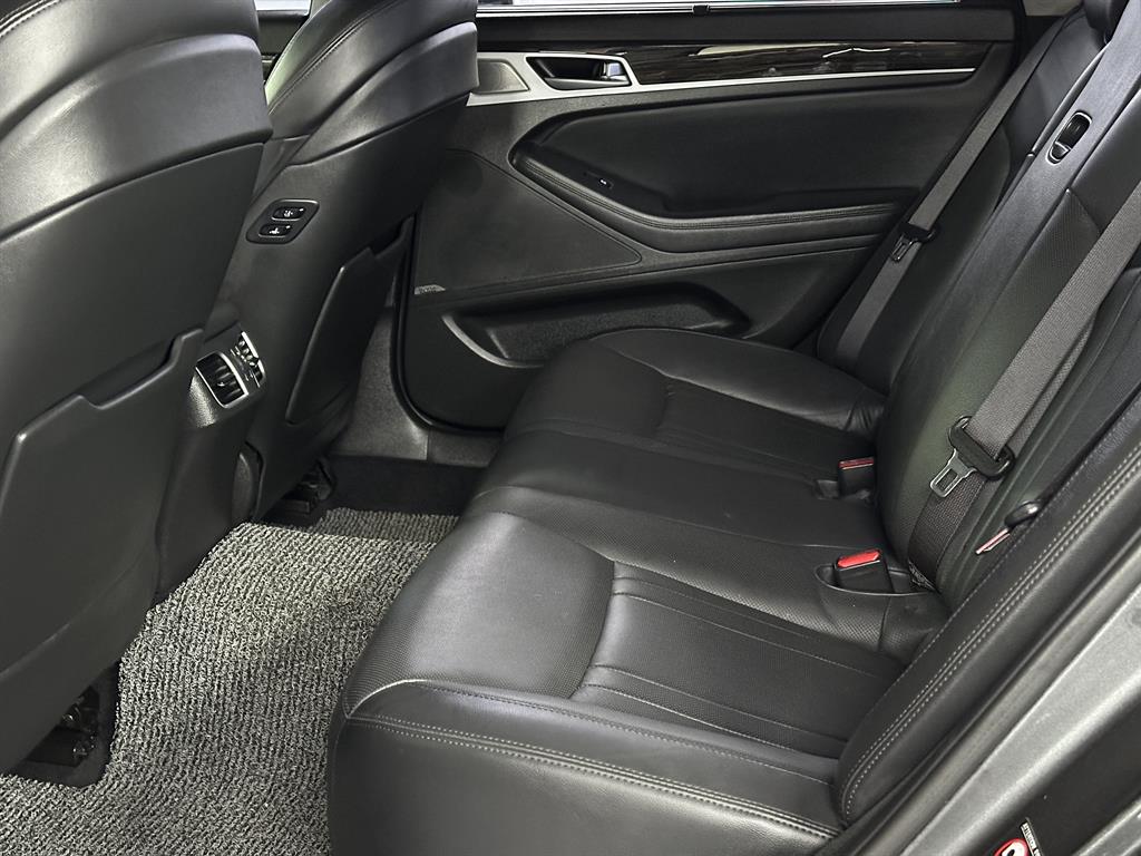 Genesis G80 - Vista 7