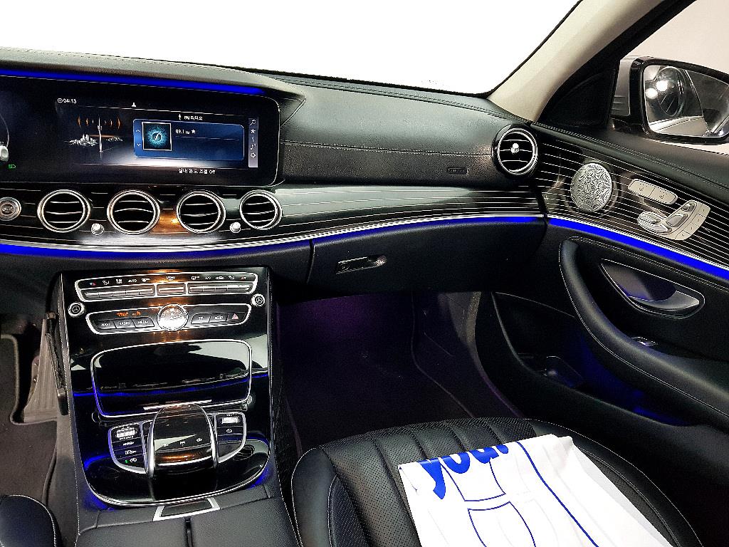 Mercedes Benz E class - Vista 10