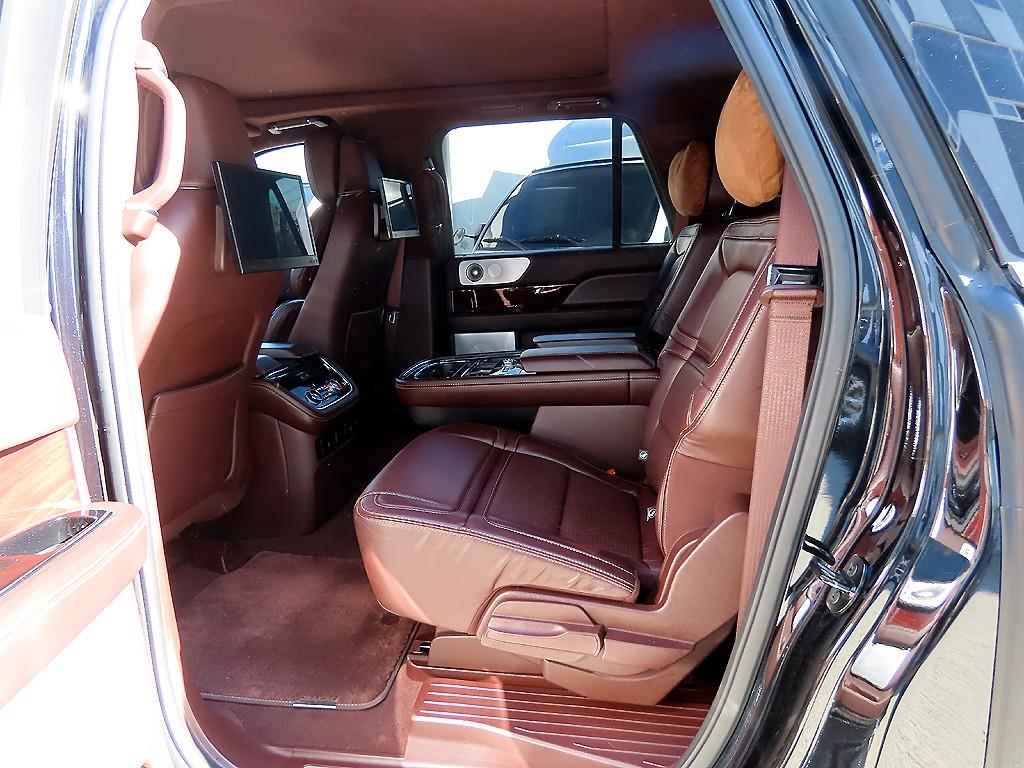 Lincoln Navigator - Vista 6
