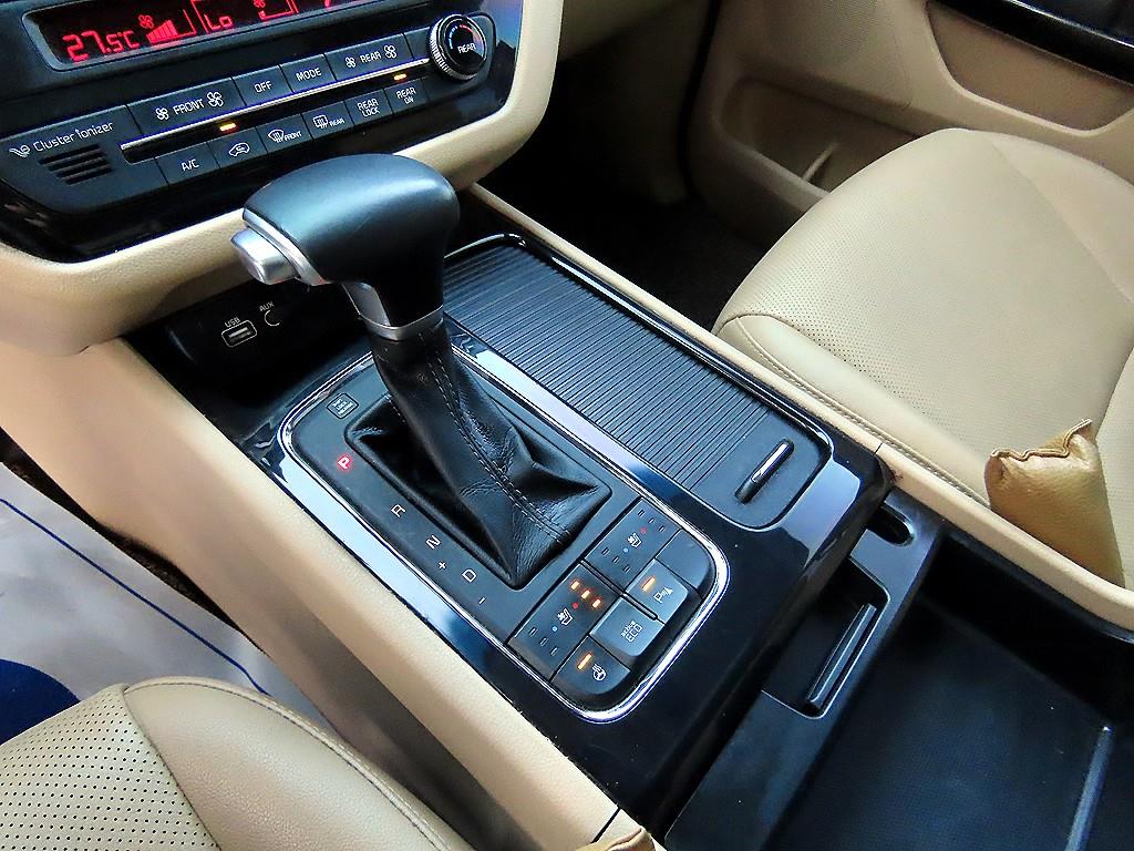 KIA Carnival - Vista 11