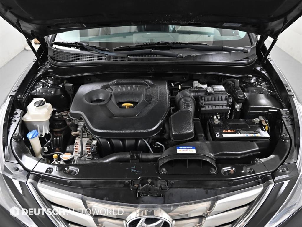 HYUNDAI Sonata - Vista 6