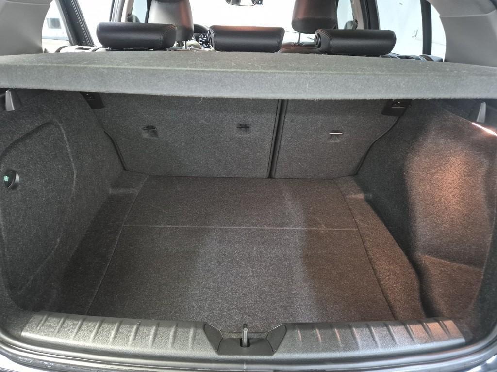 BMW 1 series 2018 Negro - Importación desde Corea - HF Imports Iquique - Foto 17