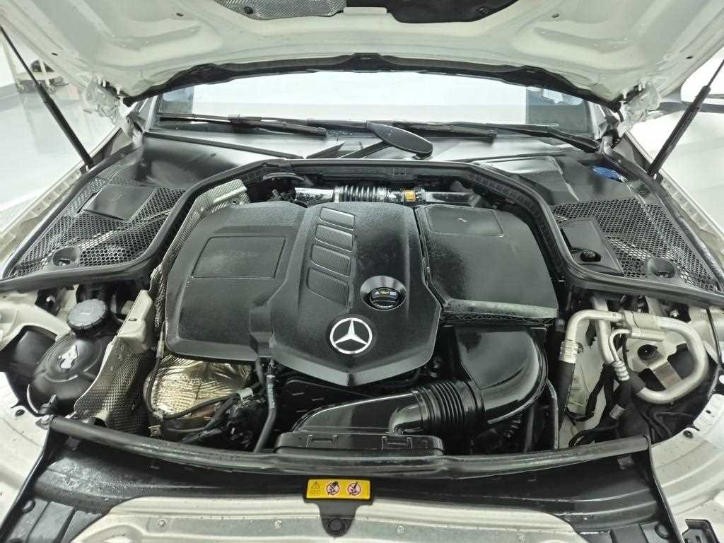 Mercedes Benz C Class - Vista 5