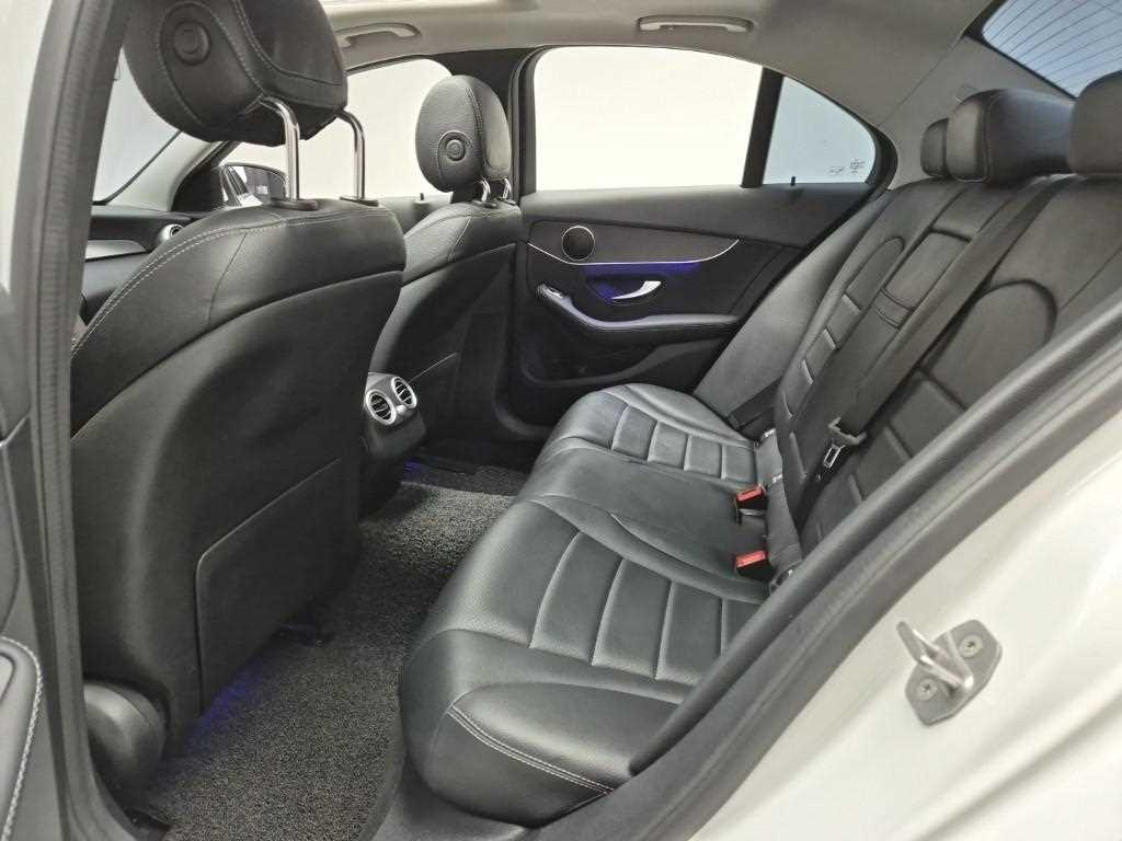 Mercedes Benz C Class - Vista 12