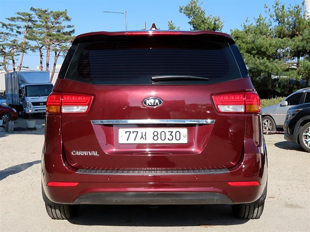 KIA Carnival - Vista 4