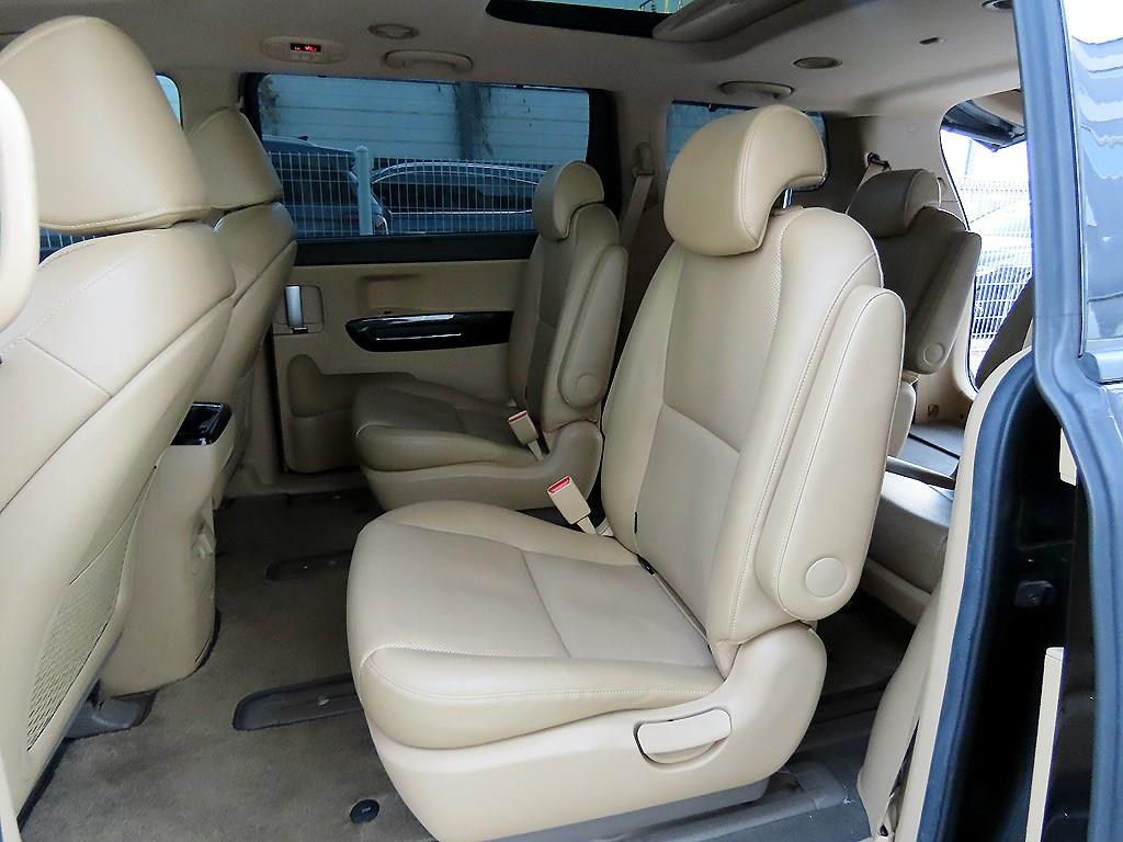 KIA Carnival - Vista 6