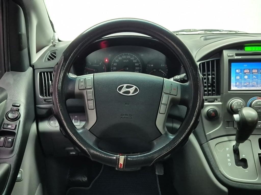 HYUNDAI Starex - Vista 9