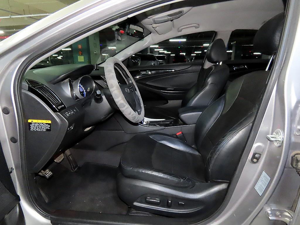 HYUNDAI Sonata - Vista 6