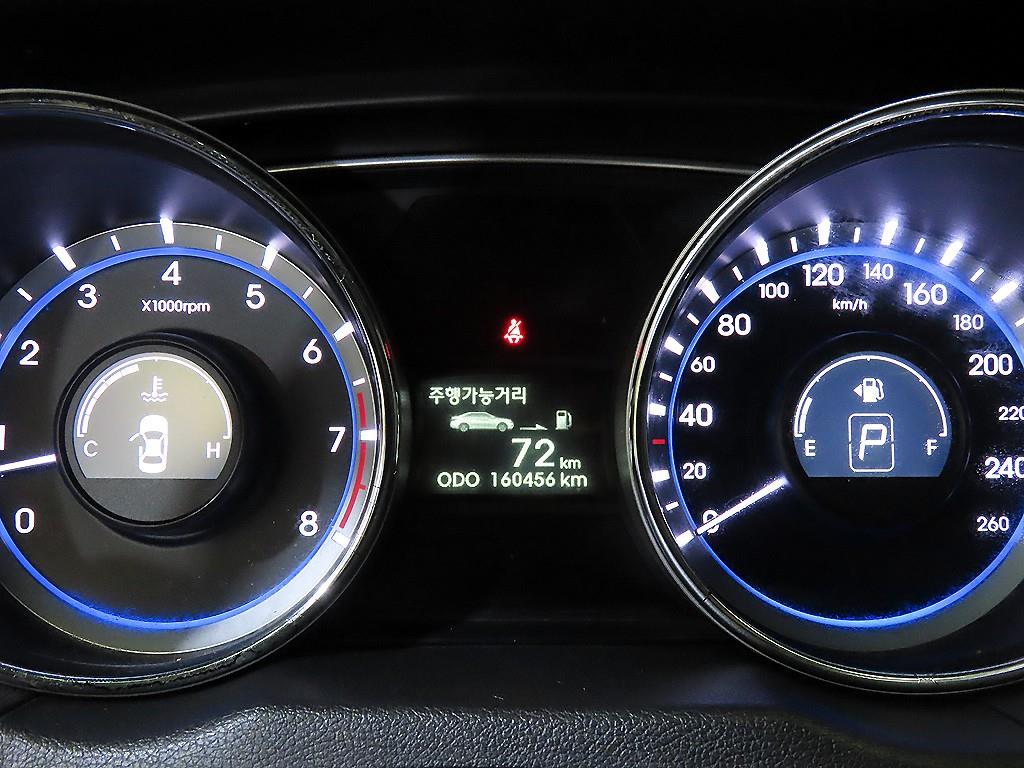 HYUNDAI Sonata - Vista 9