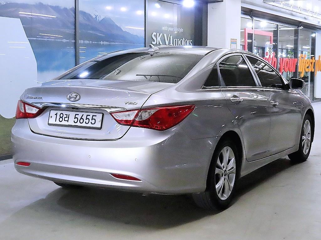 HYUNDAI Sonata - Vista 4