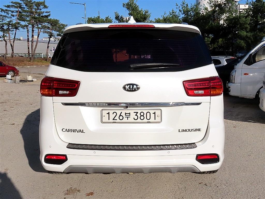 KIA Carnival - Vista 4