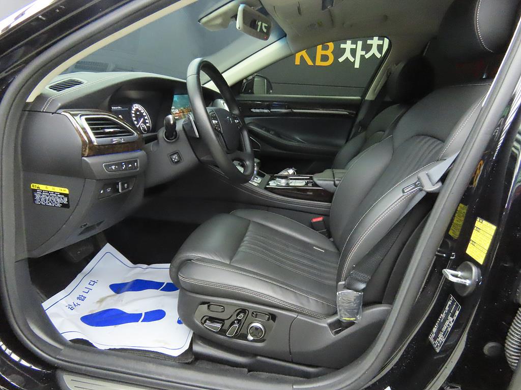 Genesis G90 - Vista 5