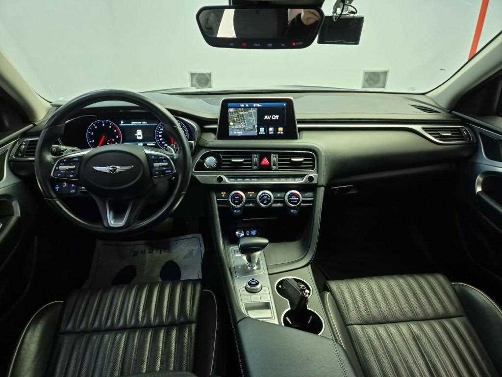 Genesis G70 - Vista 7