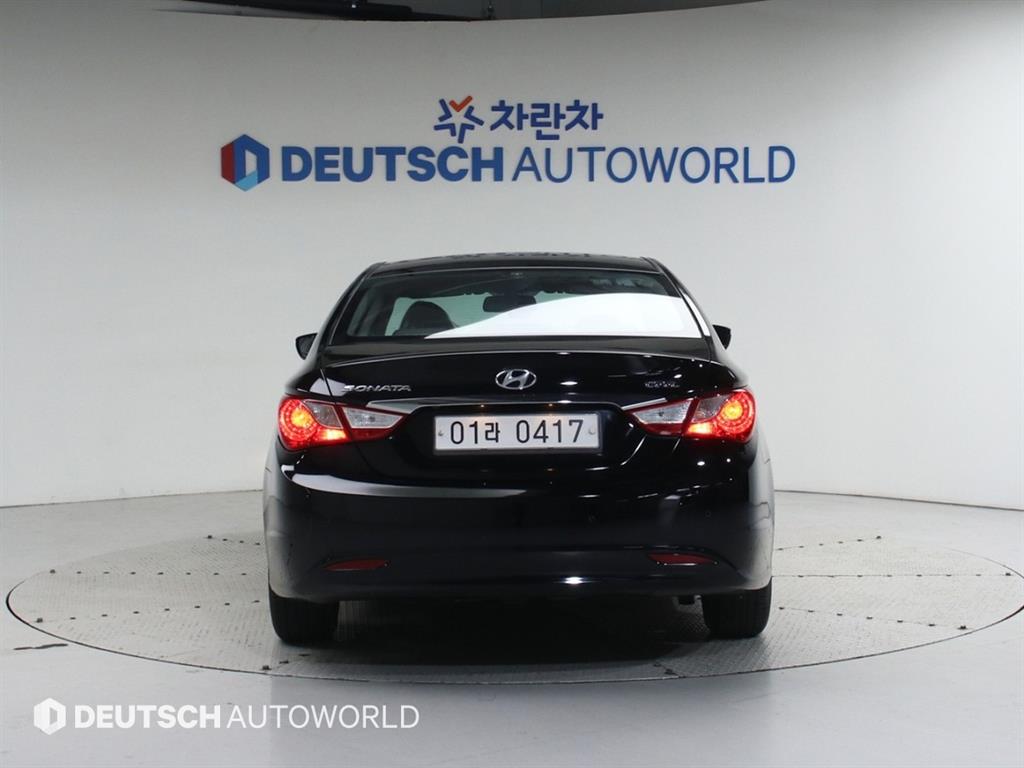 HYUNDAI Sonata - Vista 4