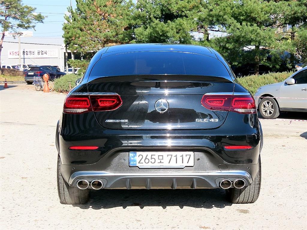 Mercedes Benz GLC Class - Vista 4