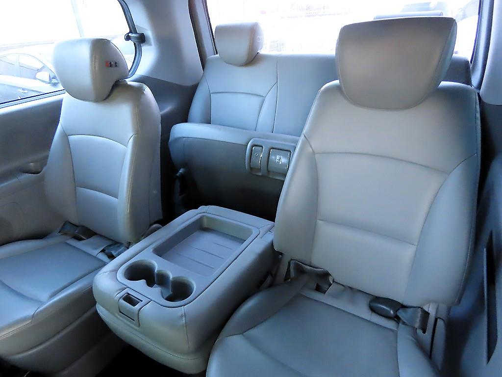 HYUNDAI Starex - Vista 7