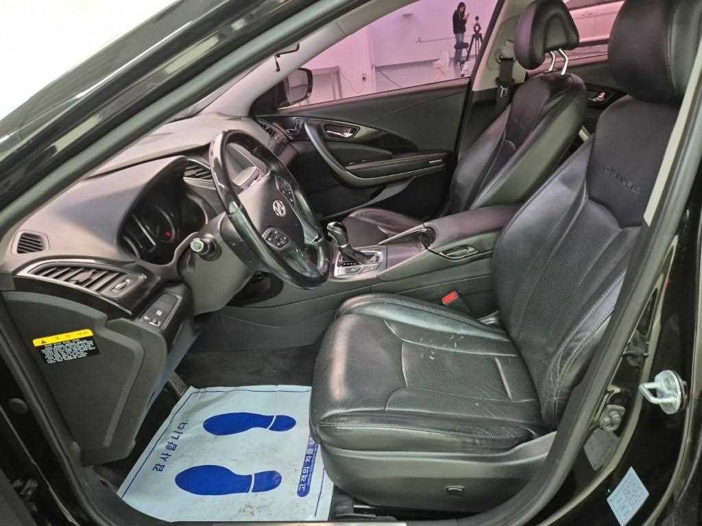 HYUNDAI Grandeur - Vista 12