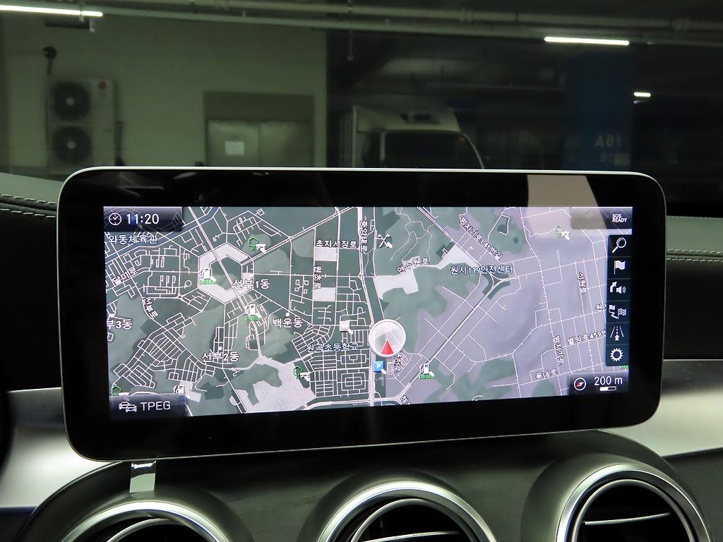 Mercedes Benz C Class - Vista 9