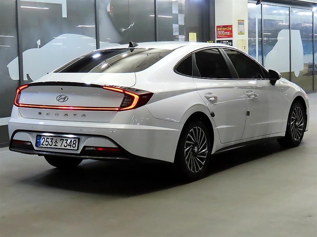 HYUNDAI Sonata - Vista 4