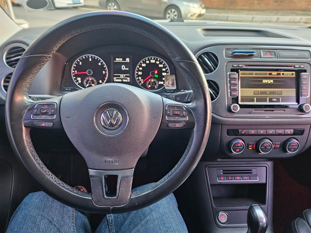 Volkswagen Tiguan - Vista 8