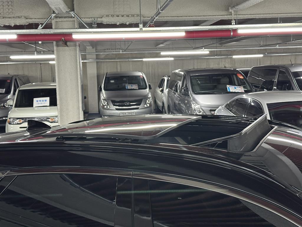 Genesis GV70 - Vista 9